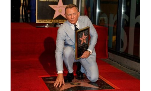 DANIEL CRAIG'İN DE ŞÖHRETLER KALDIRIMI'NDA YILDIZI OLDU